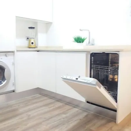 Elegante 1 Linea Apartment *